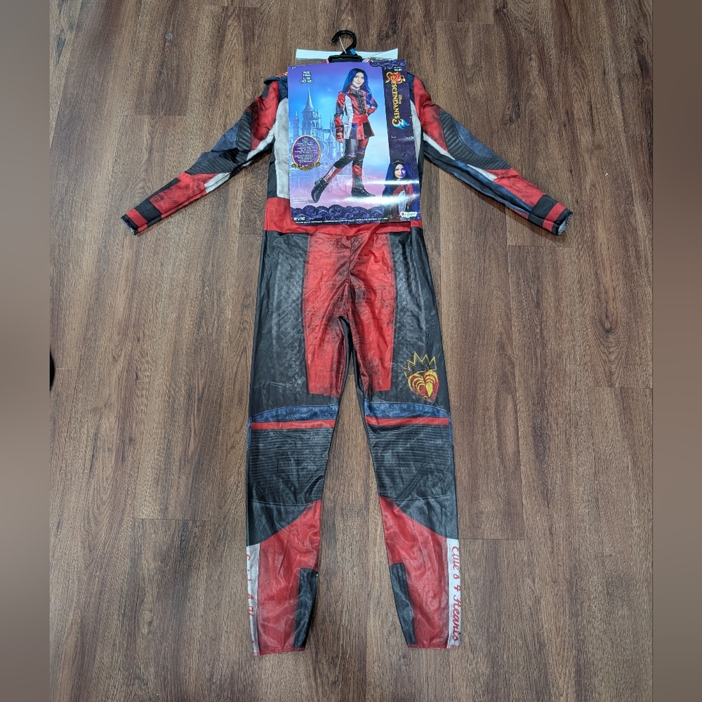 NWT Disney descendants 3 Evie Halloween/dress up costume youth size L 10/12